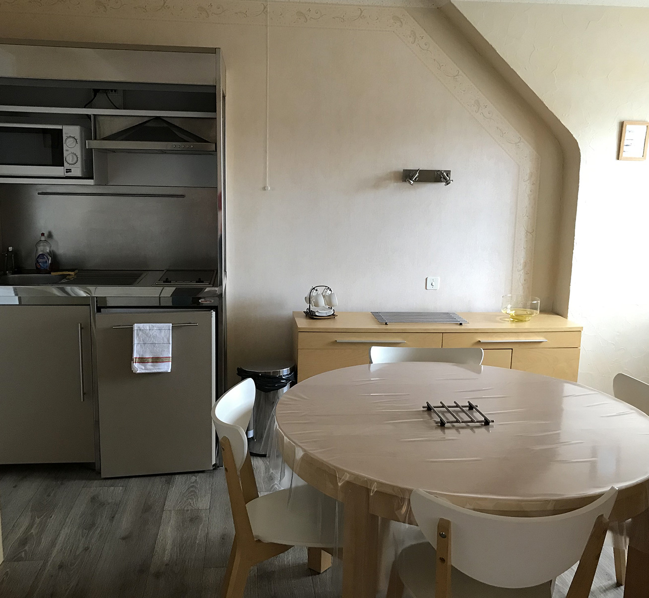 Appartement N° 2 - 2 lits 1 personne - coté jardin et rue